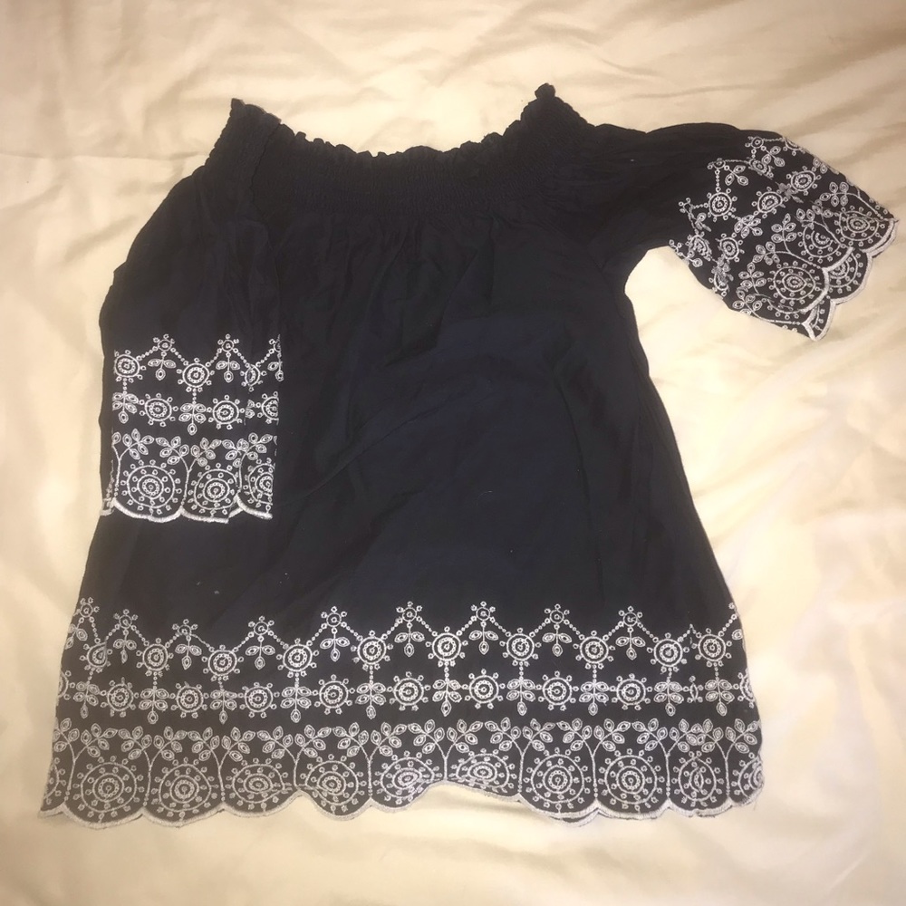 Abercrombie and Fitch off the shoulder top